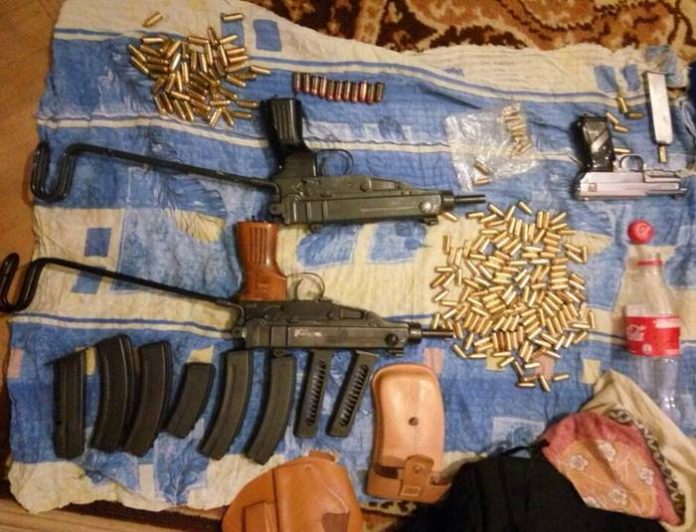 СБУ викрила угрупування торговців зброєю в Україні (фото) СБУ викрила угрупування торговців зброєю в Україні (фото)