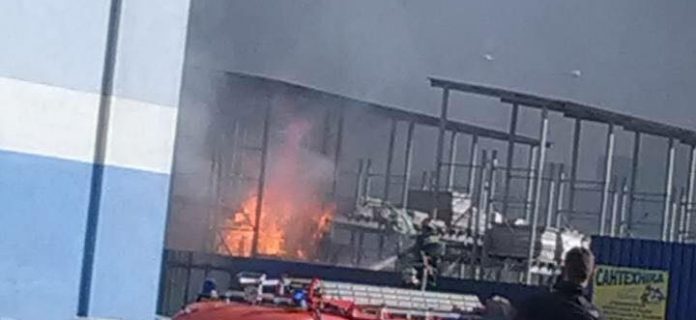 У Львові сталася пожежа на складах «Епіцентр К» (фото)