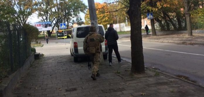 СБУ підозрює «Автономний опір» у проведенні акцій на замовлення з РФ СБУ підозрює «Автономний опір» у проведенні акцій на замовлення з РФ
