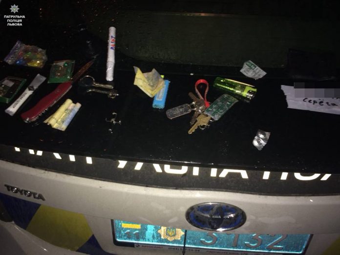 У Львові затримали серійного грабіжника (фото) У Львові затримали серійного грабіжника (фото)