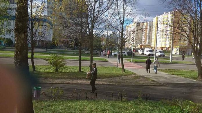 У Львові водій легковика збив на «зебрі» жінку з 2-річною дитиною у візку У Львові водій легковика збив на «зебрі» жінку з 2-річною дитиною у візку