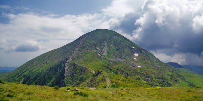 Освітяни піднімуться на гору Говерлу в межах проекту «Здорова дитина – здорова нація» Освітяни піднімуться на гору Говерлу в межах проекту «Здорова дитина – здорова нація»