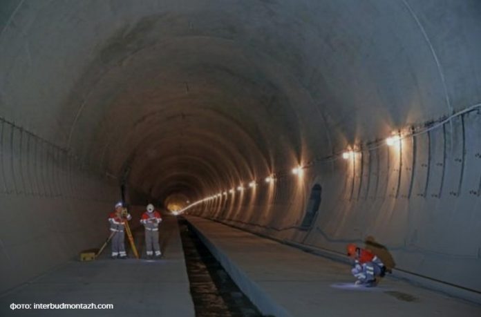 У Карпатах завершили будівництво Бескидського тунелю У Карпатах завершили будівництво Бескидського тунелю