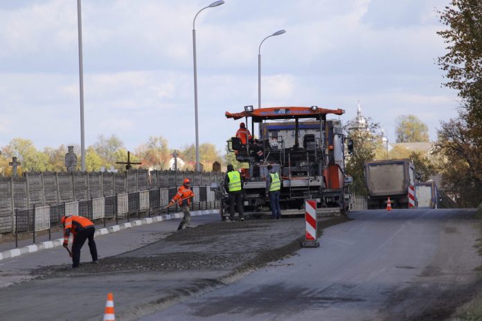 Центральну вулицю Винників відремонтують за 37 мільйон гривень Центральну вулицю Винників відремонтують за 37 мільйон гривень