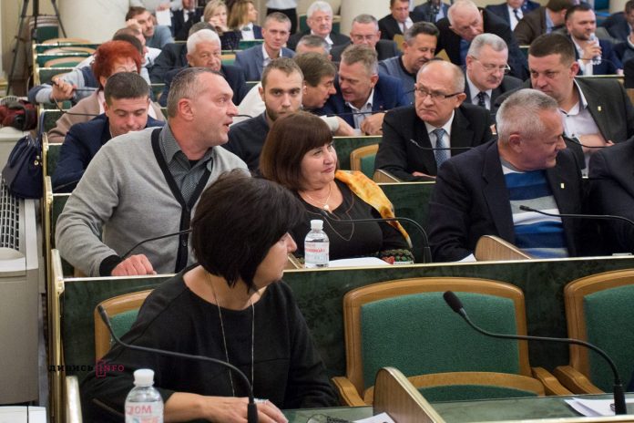 Для перенесення інфраструктури із зони провалля поблизу Стебника потрібно понад 200 мільйонів гривень Для перенесення інфраструктури із зони провалля поблизу Стебника потрібно понад 200 мільйонів гривень