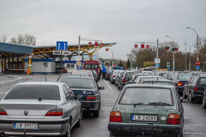 На кордоні із Польщею посилили перевірку українців На кордоні із Польщею посилили перевірку українців