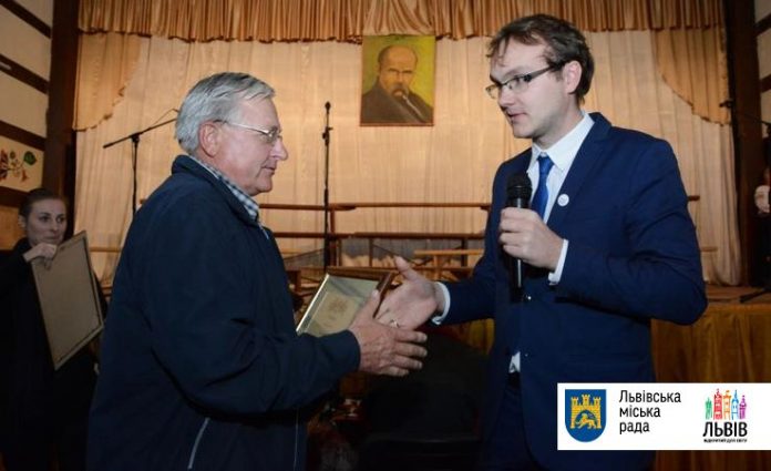 До Міжнародного дня білої тростини місто відзначило людей з вадами зору До Міжнародного дня білої тростини місто відзначило людей з вадами зору