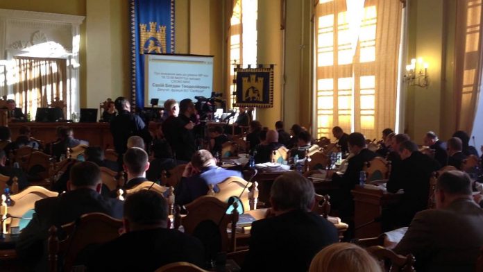 Депутати обурені відсутністю Садового на сесії Депутати обурені відсутністю Садового на сесії