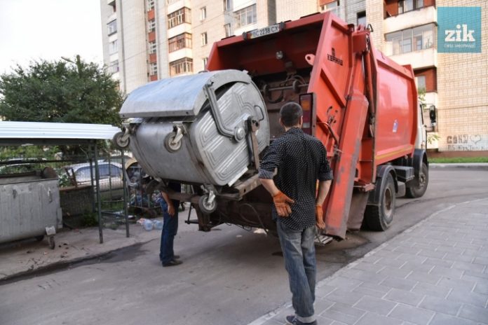 У Садового знову скаржаться, що ЛОДА не звітує про «сміттєві» кошти У Садового знову скаржаться, що ЛОДА не звітує про «сміттєві» кошти