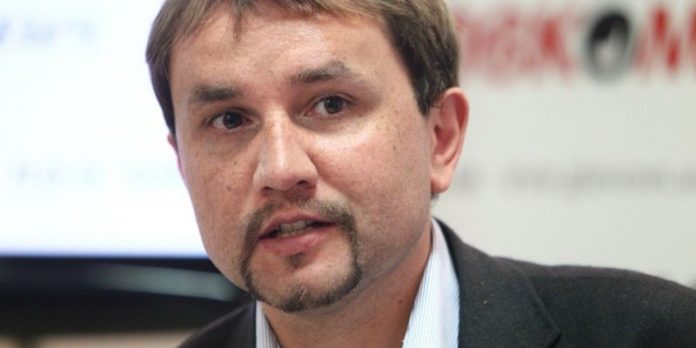 Україна готова захищати В’ятровича, якому могли заборонити в’їзд до Польщі Україна готова захищати В’ятровича, якому могли заборонити в’їзд до Польщі