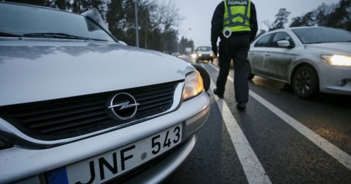 Понад 236 тисяч автомобілів з іноземною реєстрацію на території України знаходяться незаконно Понад 236 тисяч автомобілів з іноземною реєстрацію на території України знаходяться незаконно