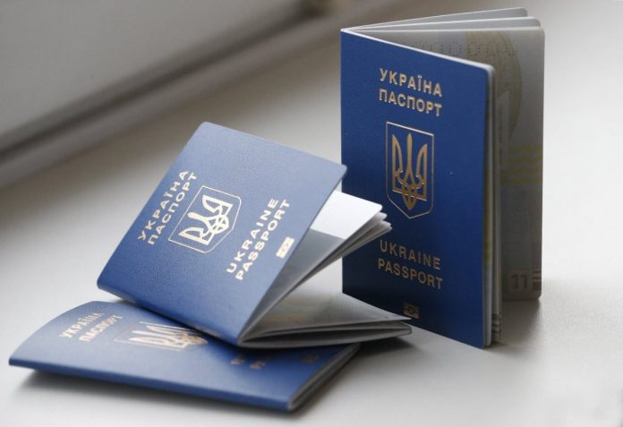 До 1 січня збережуться черги на отримання біометричних паспортів До 1 січня збережуться черги на отримання біометричних паспортів
