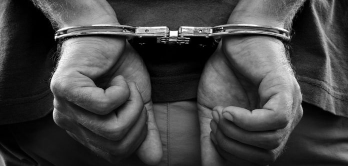 У Львові чоловіка, який викрав понад 40 автомобільних номерів, посадили на чотири роки У Львові чоловіка, який викрав понад 40 автомобільних номерів, посадили на чотири роки