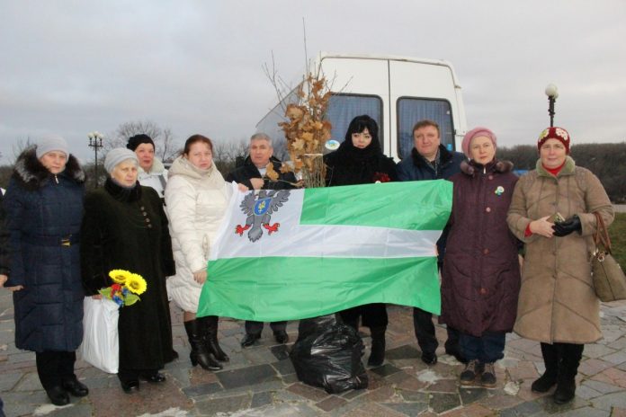 Матері загиблих бійців з Чернігівщини вирушили в зону АТО Матері загиблих бійців з Чернігівщини вирушили в зону АТО
