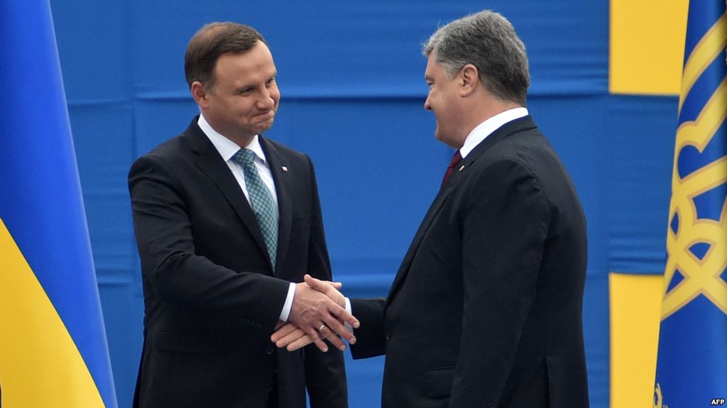 Порошенко ініціює надзвичайне засідання комітету президентів Польщі і України