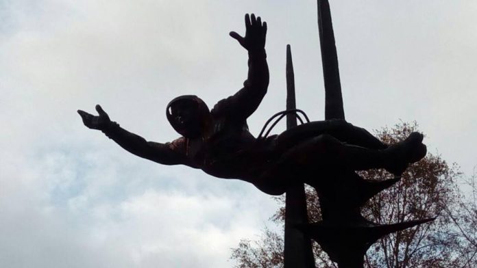 У Львові обіцяють знести пам’ятник депутату Держдуми У Львові обіцяють знести пам’ятник депутату Держдуми