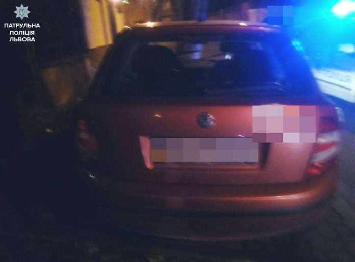 Перегони Львовом: чоловік напідпитку та на чужій автівці втікав від патрульних Перегони Львовом: чоловік напідпитку та на чужій автівці втікав від патрульних