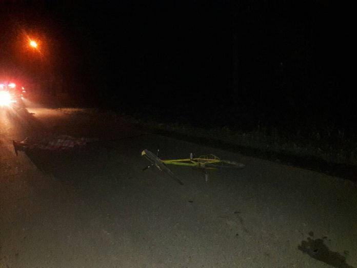 На Яворівщині 22-річний водій BMW насмерть збив велосипедиста (ФОТО) На Яворівщині 22-річний водій BMW насмерть збив велосипедиста (ФОТО)