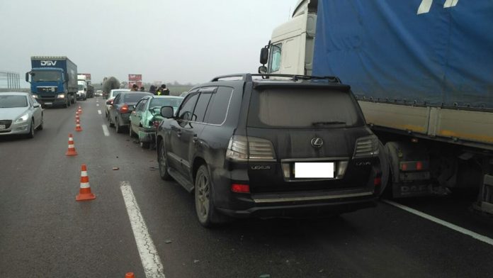 В ДТП на об’їздній Львова є постраждалі, – поліція (фото) В ДТП на об’їздній Львова є постраждалі, – поліція (фото)