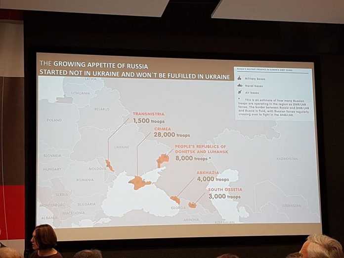 Синютка обурився через мапу з «народними республіками Донецька і Луганська» на Безпековому форумі Синютка обурився через мапу з «народними республіками Донецька і Луганська» на Безпековому форумі