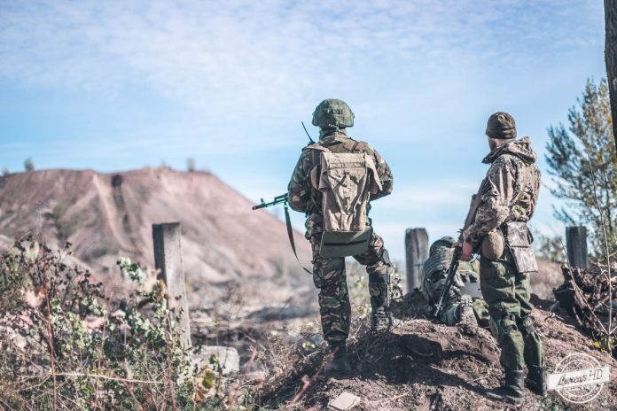 Зона АТО: на Світлодарській дузі бойовики випустили понад 90 мін Зона АТО: на Світлодарській дузі бойовики випустили понад 90 мін