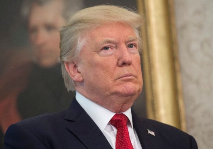 Співробітник Twitter в день звільнення відключив аккаунт Трампа Співробітник Twitter в день звільнення відключив аккаунт Трампа