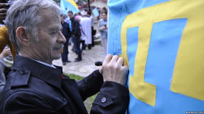 Російська влада зробила обов’язковими обшуки у домівках кримських татар (документ) Російська влада зробила обов’язковими обшуки у домівках кримських татар (документ)