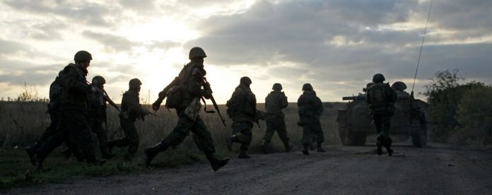 У Луганськ приїхала військова колона з Донецька (відео) У Луганськ приїхала військова колона з Донецька (відео)