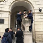 До Дня студента львівських левів вдягли у мантії (фоторепортаж) - 4