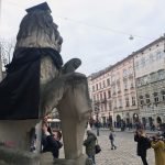 До Дня студента львівських левів вдягли у мантії (фоторепортаж) - 8
