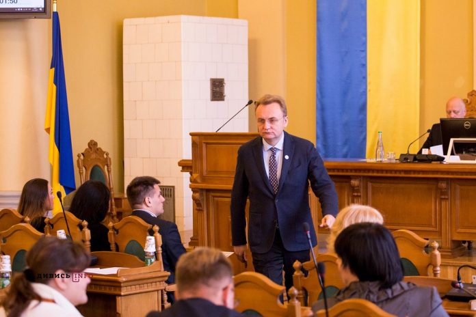 У Садового кажуть, що не можуть отримати звіту від Львівської ОДА по «сміттєвих» коштах У Садового кажуть, що не можуть отримати звіту від Львівської ОДА по «сміттєвих» коштах