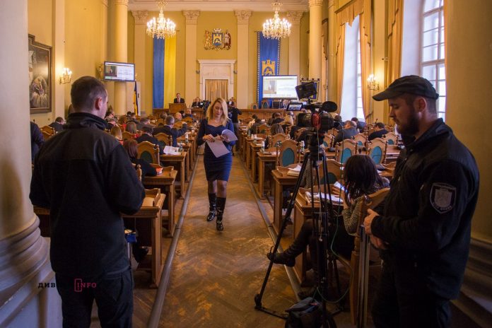 Депутати скоротили штат управління капітального будівництва львівської мерії Депутати скоротили штат управління капітального будівництва львівської мерії