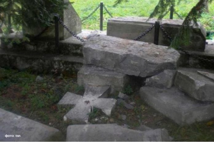 В Польщі кажуть, що пам’ятки УПА відновити не дадуть В Польщі кажуть, що пам’ятки УПА відновити не дадуть