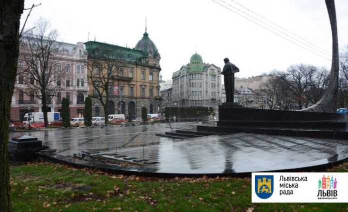 Наступного року у Львові обіцяють відремонтувати тротуари біля пам’ятника Шевченкові Наступного року у Львові обіцяють відремонтувати тротуари біля пам’ятника Шевченкові