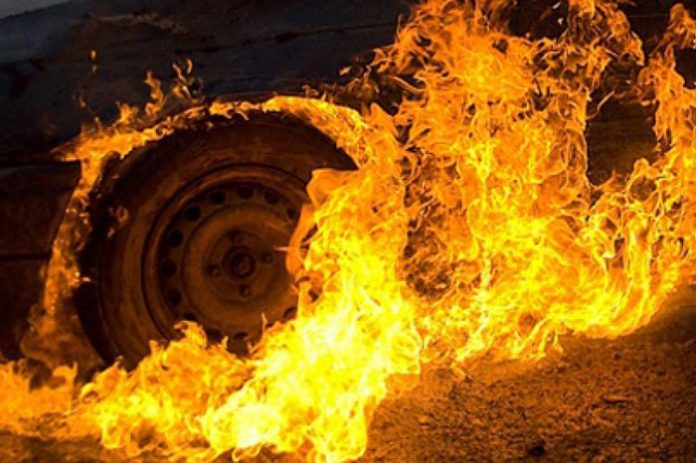 Під Львовом загорівся автомобіль Під Львовом загорівся автомобіль