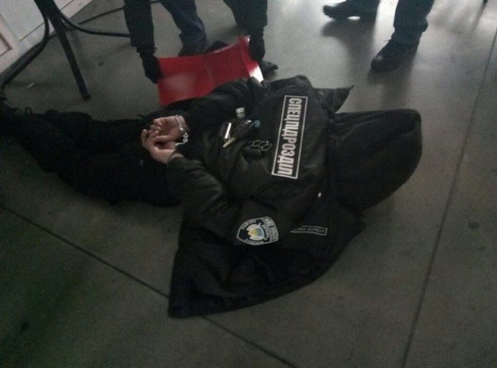 СБУ затримала двох громадян Росії, які здійснювали підривну діяльність на території України (фото) СБУ затримала двох громадян Росії, які здійснювали підривну діяльність на території України (фото)