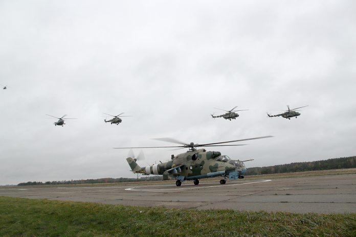 Хмара вертольотів на Львівщині: як тривають грандіозні навчання серед військових пілотів (фото) Хмара вертольотів на Львівщині: як тривають грандіозні навчання серед військових пілотів (фото)