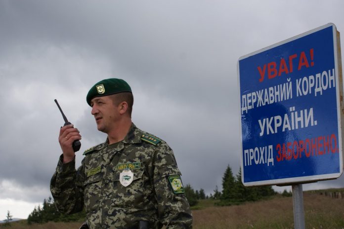 На кордоні із Польщею затримали трьох нелегалів На кордоні із Польщею затримали трьох нелегалів