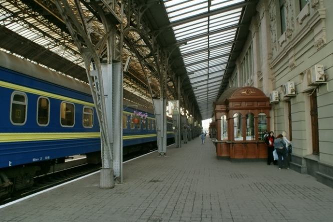 На залізничному вокзалі у Львові вибухівку не знайшли