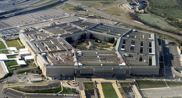 Пентагон випадково ретвітнув заклик до відставки Трампа Пентагон випадково ретвітнув заклик до відставки Трампа