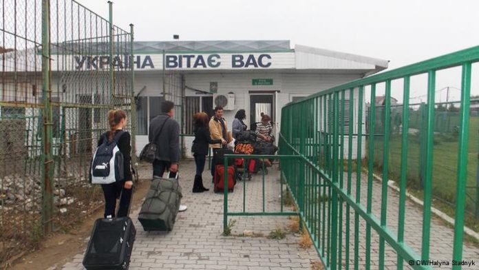 Ізраїльтянин загубив свій паспорт, тому вирішив перетнути кордон з документом товариша Ізраїльтянин загубив свій паспорт, тому вирішив перетнути кордон з документом товариша
