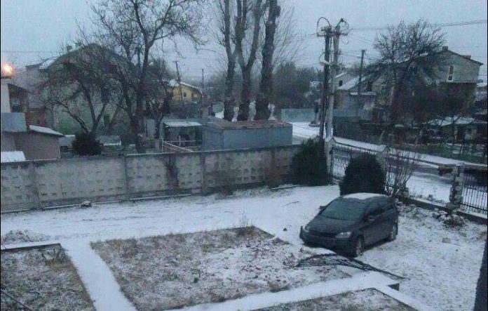 Автомобіль зніс паркан біля церкви Автомобіль зніс паркан біля церкви