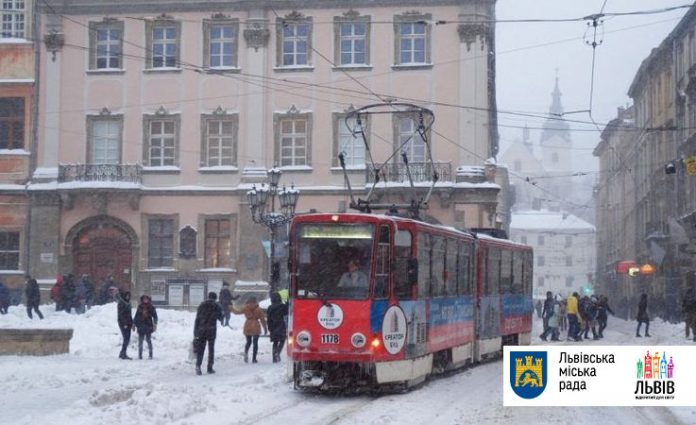 Станом на ранок в місті працює майже 450 одиниць громадського транспорту Станом на ранок в місті працює майже 450 одиниць громадського транспорту