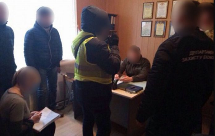 На Рівненщині військовий комісар погорів на привласненні бюджетних коштів (фото) На Рівненщині військовий комісар погорів на привласненні бюджетних коштів (фото)