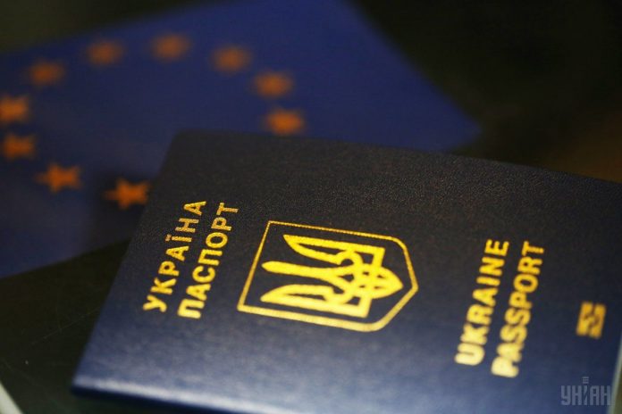 Понад 50% українців не збираються оформлювати біометричний закордонний паспорт Понад 50% українців не збираються оформлювати біометричний закордонний паспорт