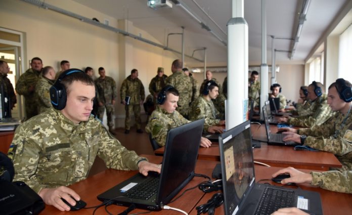 На Львівщині провели показові заняття із застосування новітніх технологій моделювання бойових дій На Львівщині провели показові заняття із застосування новітніх технологій моделювання бойових дій