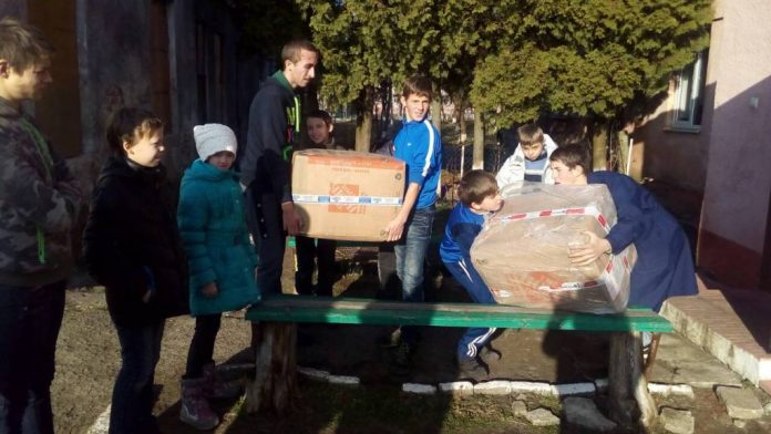 Українські волонтери з Каліфорнії надіслали 9 тонн вантажів на потреби ЗСУ Українські волонтери з Каліфорнії надіслали 9 тонн вантажів на потреби ЗСУ
