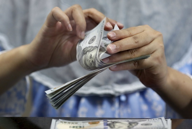 Нацбанк спрощує порядок ввезення готівкової іноземної валюти в Україну
