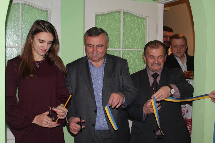 На Миколаївщині дитина-сирота отримала власне житло На Миколаївщині дитина-сирота отримала власне житло