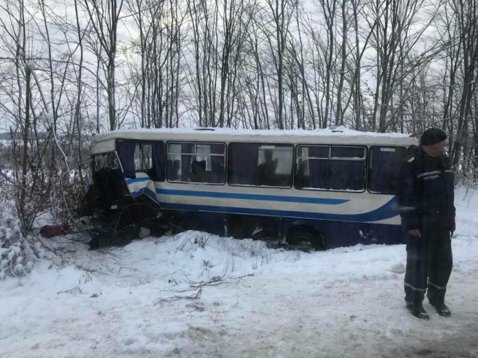 Водій автобуса, який вчора потрапив у ДТП в Дрогобицькому районі, помер у лікарні Водій автобуса, який вчора потрапив у ДТП в Дрогобицькому районі, помер у лікарні